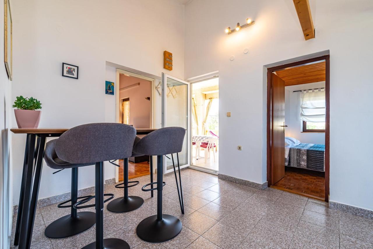 Apartment Sea And Mountain With Pool Novigrad  Kamer foto