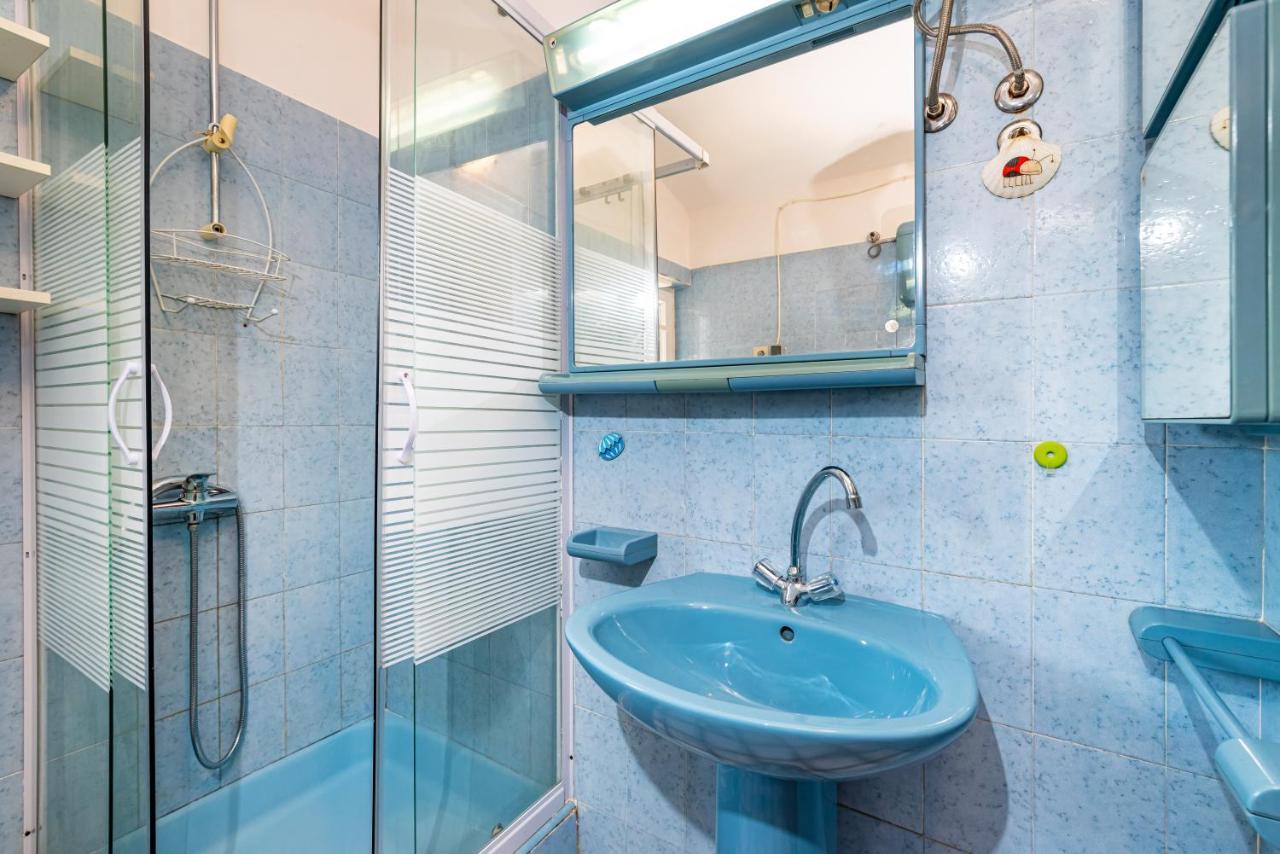 Apartment Sea And Mountain With Pool Novigrad  Kamer foto