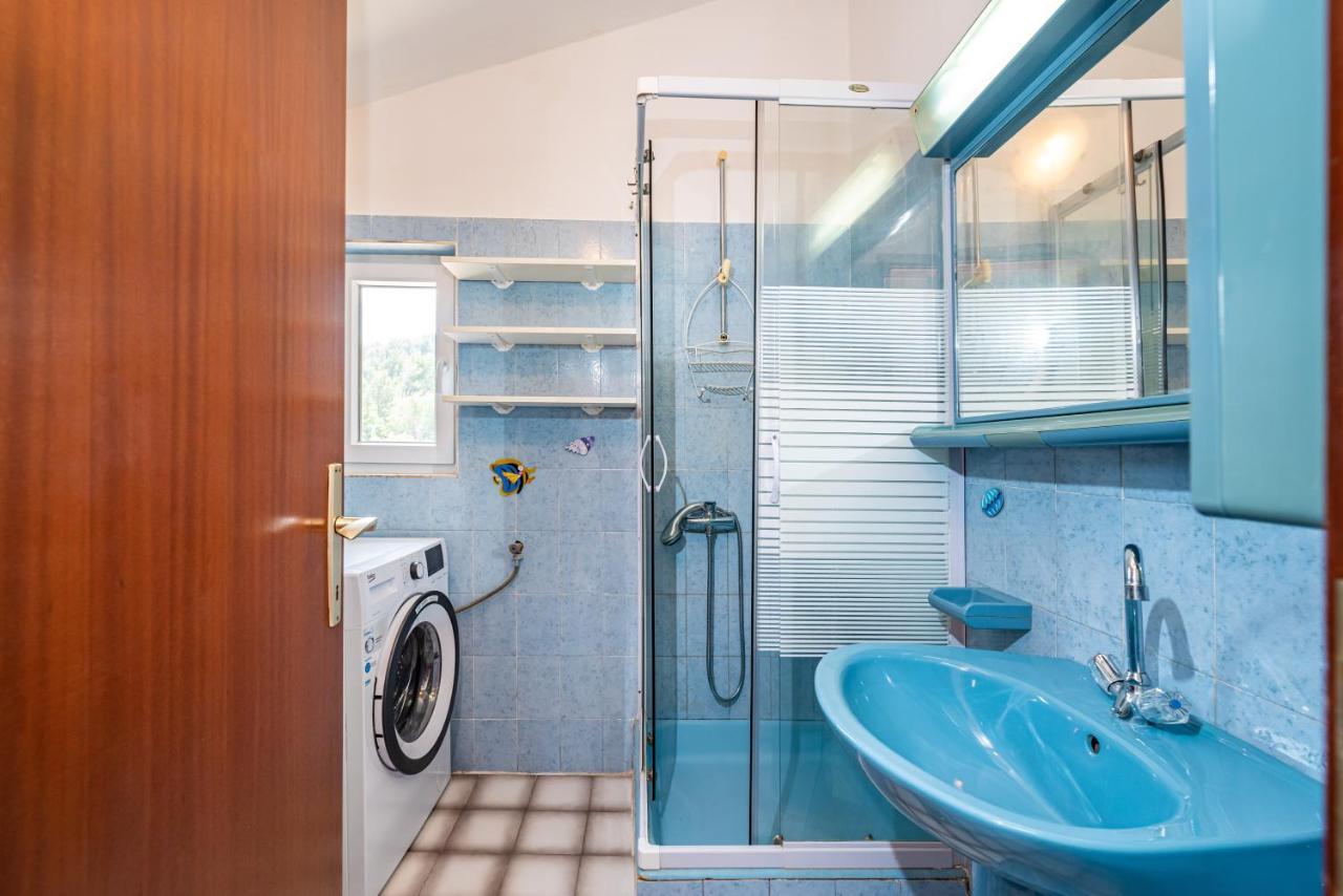Apartment Sea And Mountain With Pool Novigrad  Buitenkant foto
