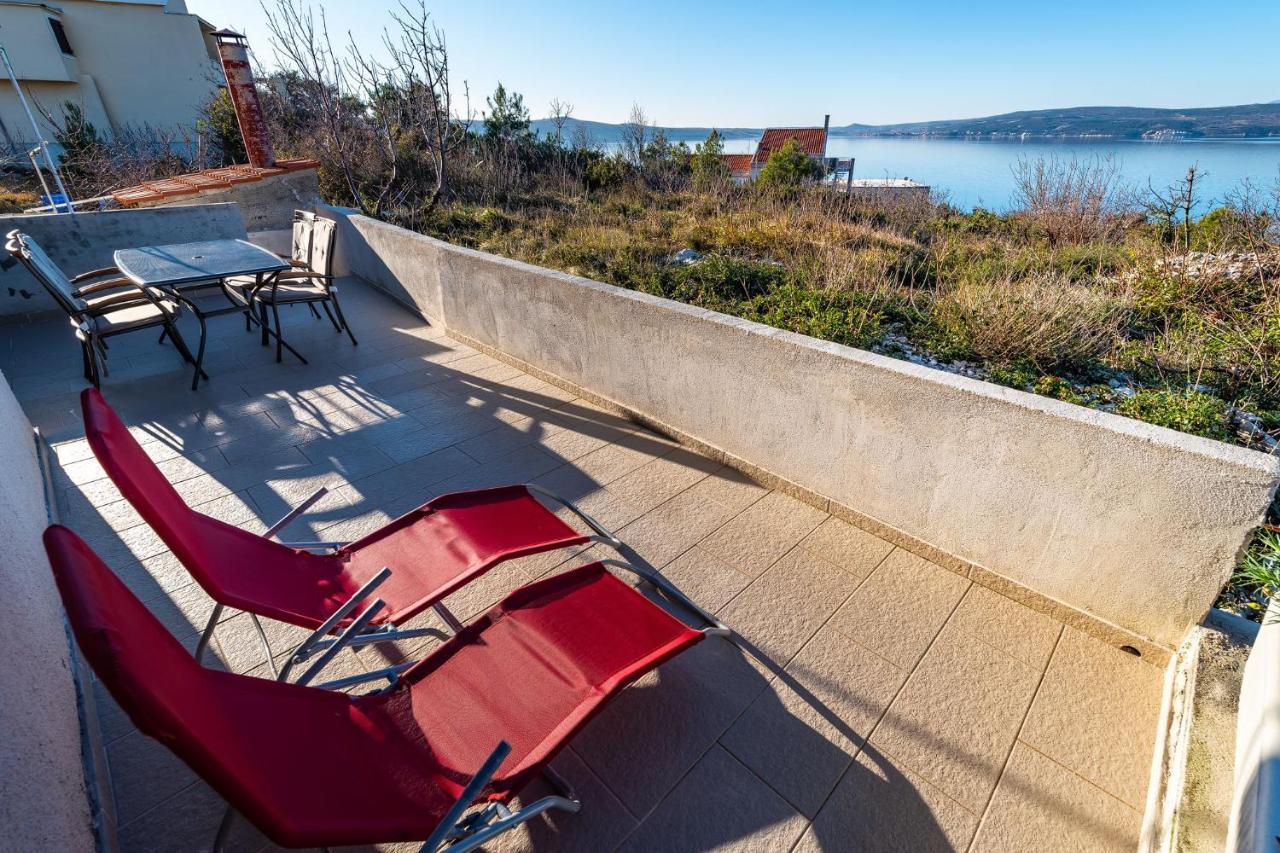 Apartment Sea And Mountain With Pool Novigrad  Buitenkant foto
